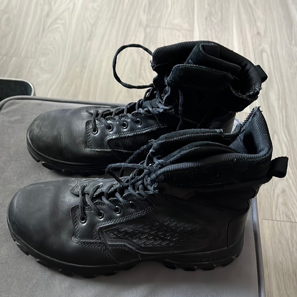 5/11 tactical size 11 steel toed black boots